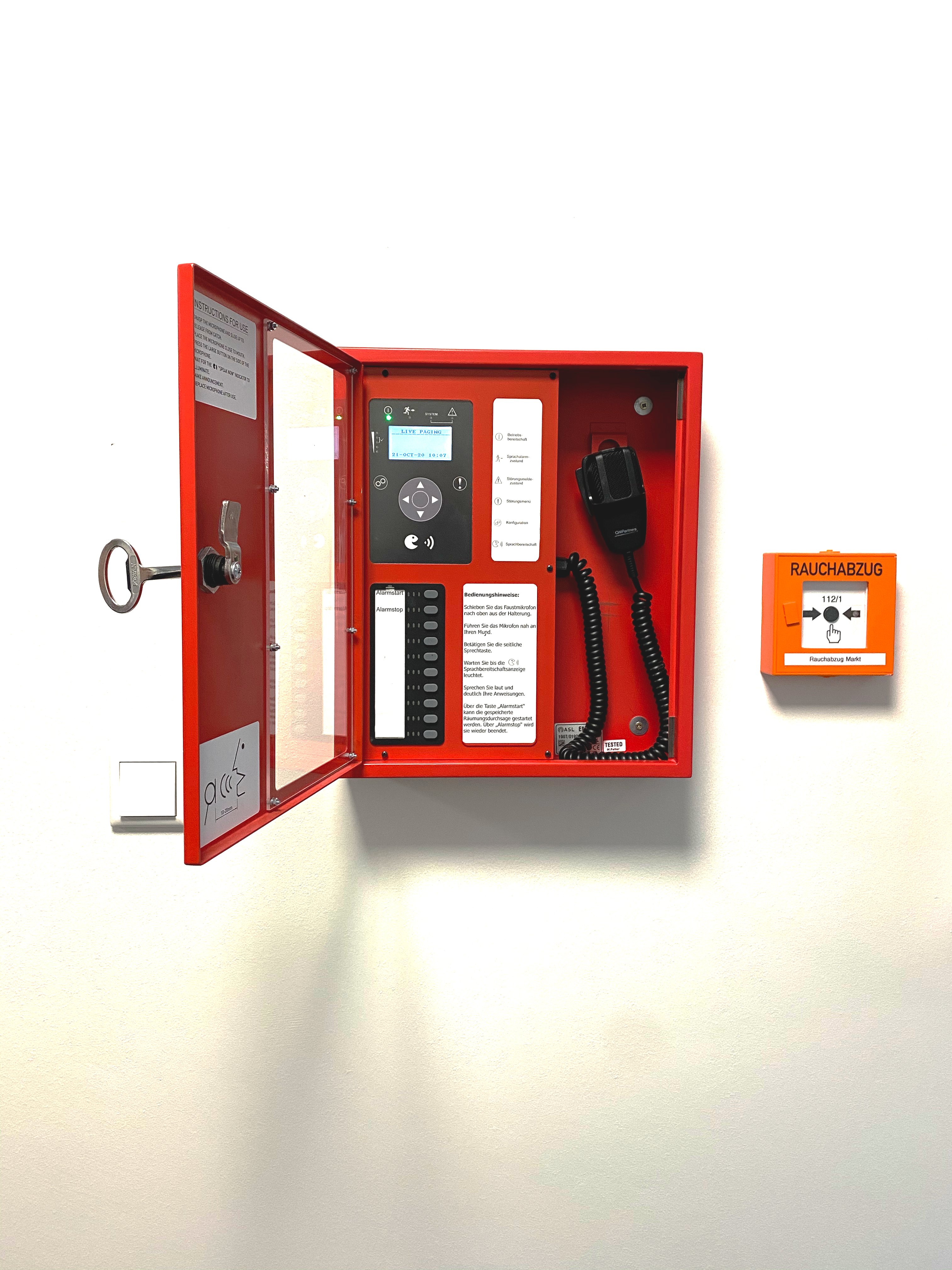 Feuerwehrsprechstelle im roten Kasten