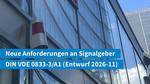 Außensirene einer Einbruchmeldeanlage an einer Gebäudefassade – Titelbild zum Norm-Entwurf DIN VDE 0833-3/A1