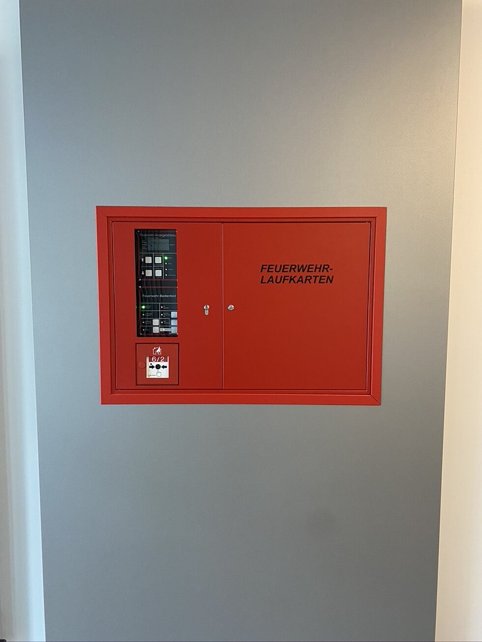 Feuerwehrbedienfeld und Feuerwehrlaufkarten