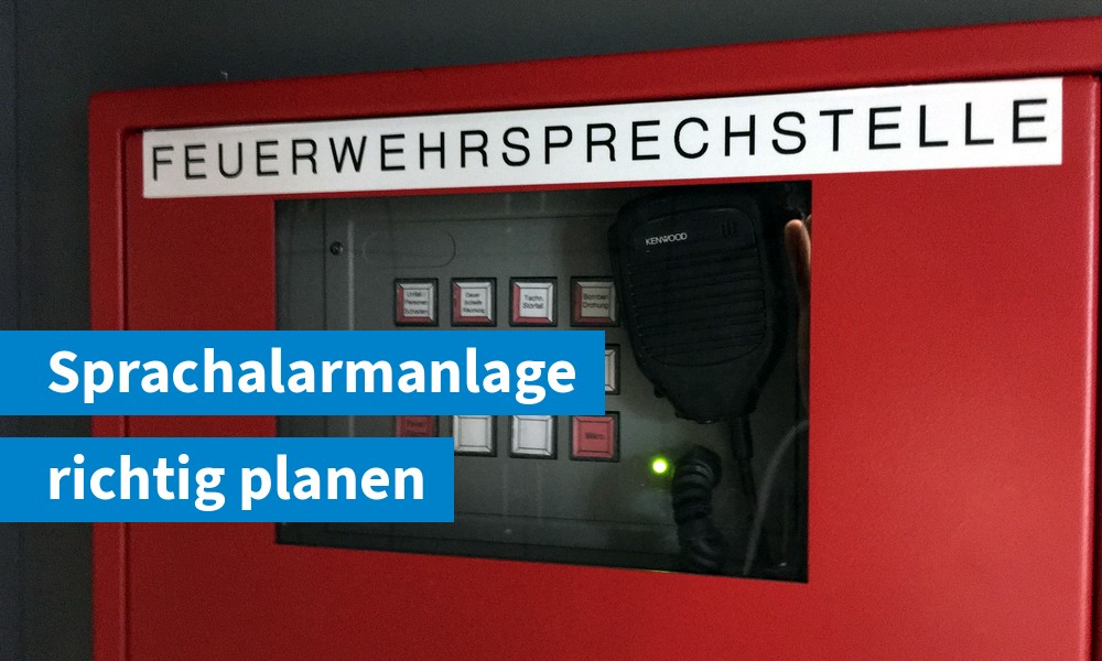 Feuerwehrsprechstelle einer Sprachalarmanlage mit Handmikrofon